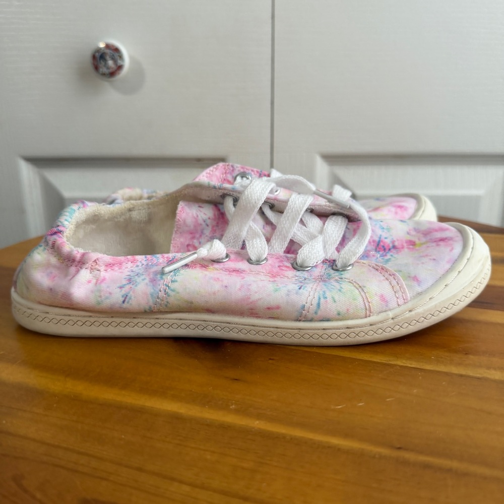 Time & Tru multicolor tie dye scrunch back shoes size 6